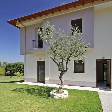 Adonis Family Forest House