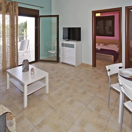 Adonis Family Forest House