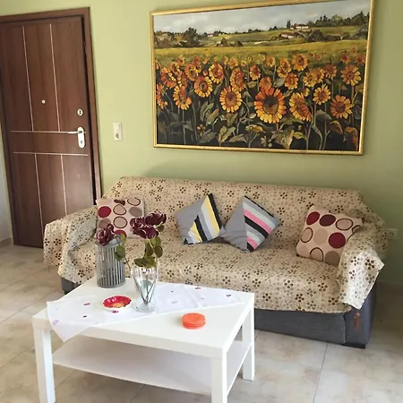 Adonis Family Forest House Apartment